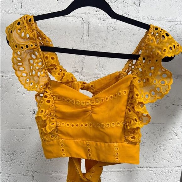 Yellow Lace Crop Top Lovers and Friends NWOT - Backless Tie Cute Summer Top - Picture 1 of 4